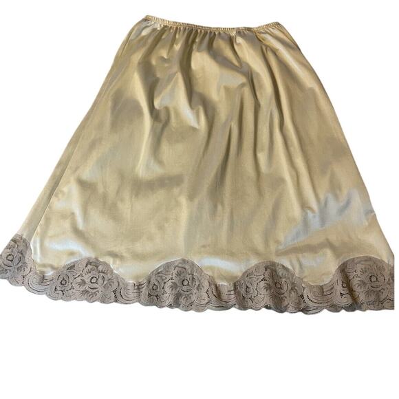 VTG Vanity Fair Ivory Silky Slip Skirt W/ Floral Lace Trim Small Classic Cottage - Picture 3 of 8